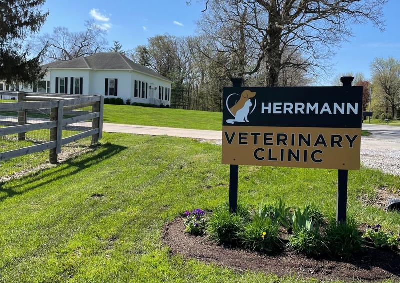 Carousel Slide 6: Herrmann Veterinary Clinic Exterior Sign